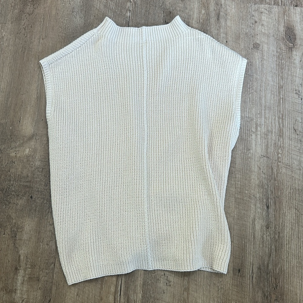 Women’s sweater size medium - Picture 5 of 5